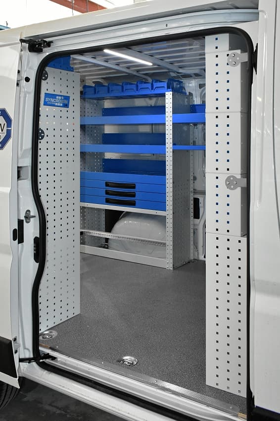 Visione laterale di Jumper con cassetti e scaffali Syncro Friuli