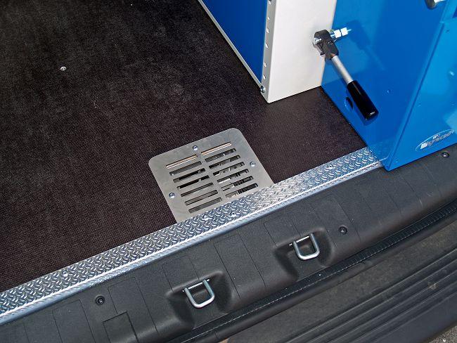 pozzetto di ventilazione per furgone a Syncro Friuli