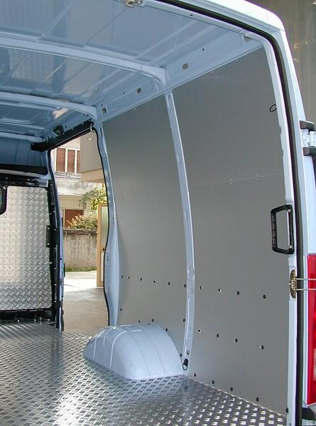 pianale in alluminio mandorlato per furgone Syncro Friuli