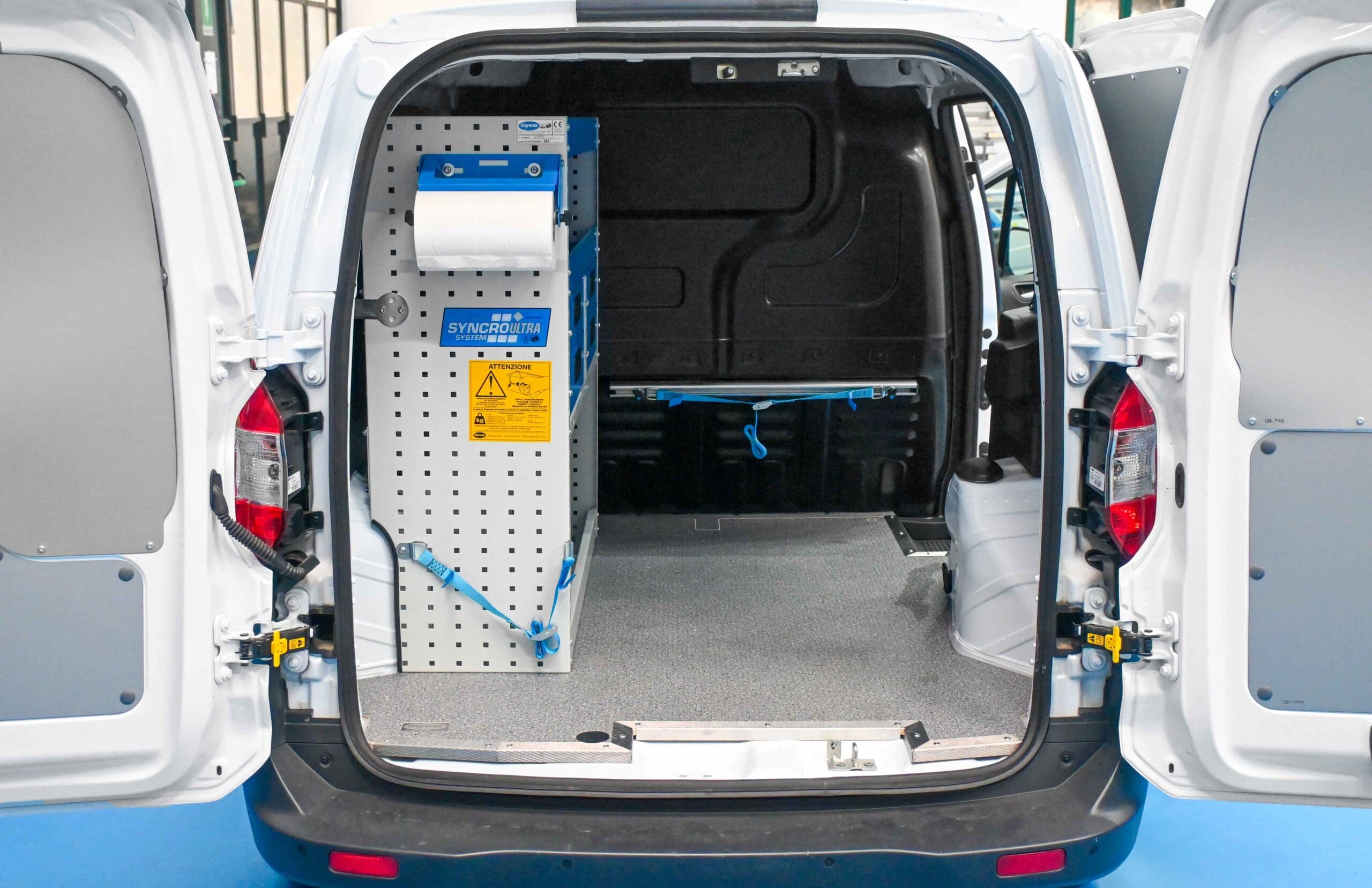 Courier con arredi Syncro Friuli